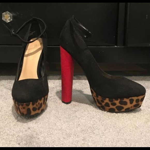 Leopard and red heels - Picture 1 of 3